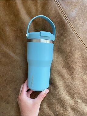 HydraPeak Powder Blue Insulated Travel Tumbler with Handle